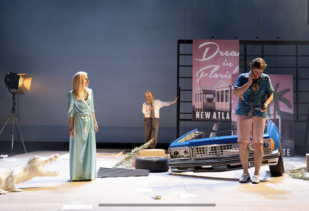 “….a great success for the entire team” Die Deutsche Buhne review HUGELY proud of what everyone has achieved with The Crash #opera #WorldPremiere #NewOpera #Oldenburg #Germany ⁦@AtholeStill⁩