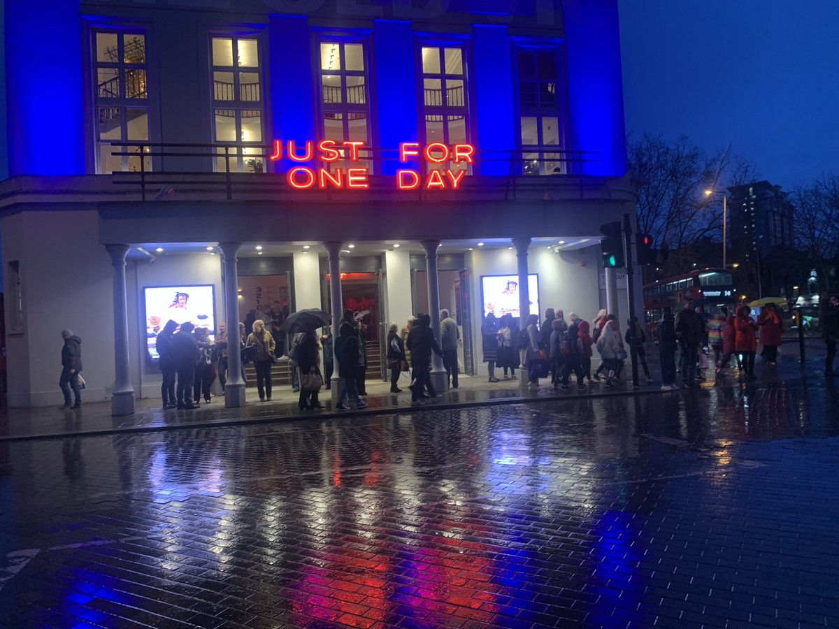 Just seen #JustForOneDay at ⁦@oldvictheatre⁩. It doesn’t open officially till Tuesday, but it’s going to run a whole lot longer than just one day, a month or even a year. A smash hit that’s just full to bursting with them!