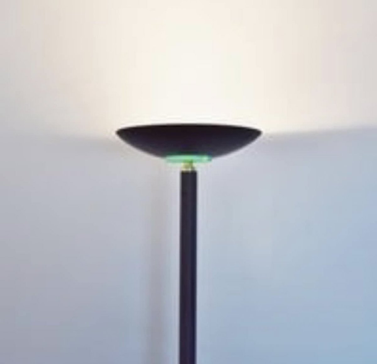 MadelnCanada's tweet photo. This lamp was in every single household in the 90’s https://t.co/UAJNhOgQjd
