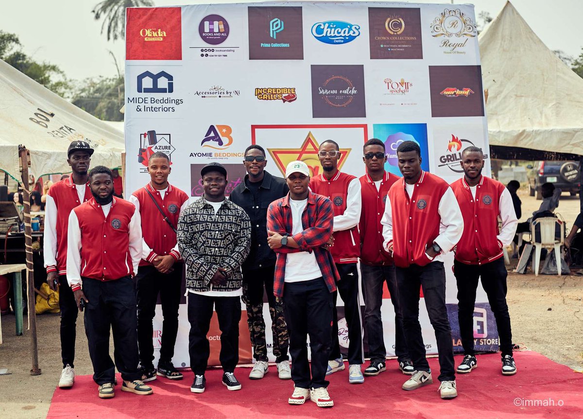 alphacluboau's tweet photo. His Eminence the Lord Mayor 🔯 and Alphites  🔯 on the day of "The Alpha Trade Fair" looking dapper with full team participation for making the event a successful one

#AlphaClubOAU #OAUTwitter #AlphaTradeFair https://t.co/wIVx5MHM33