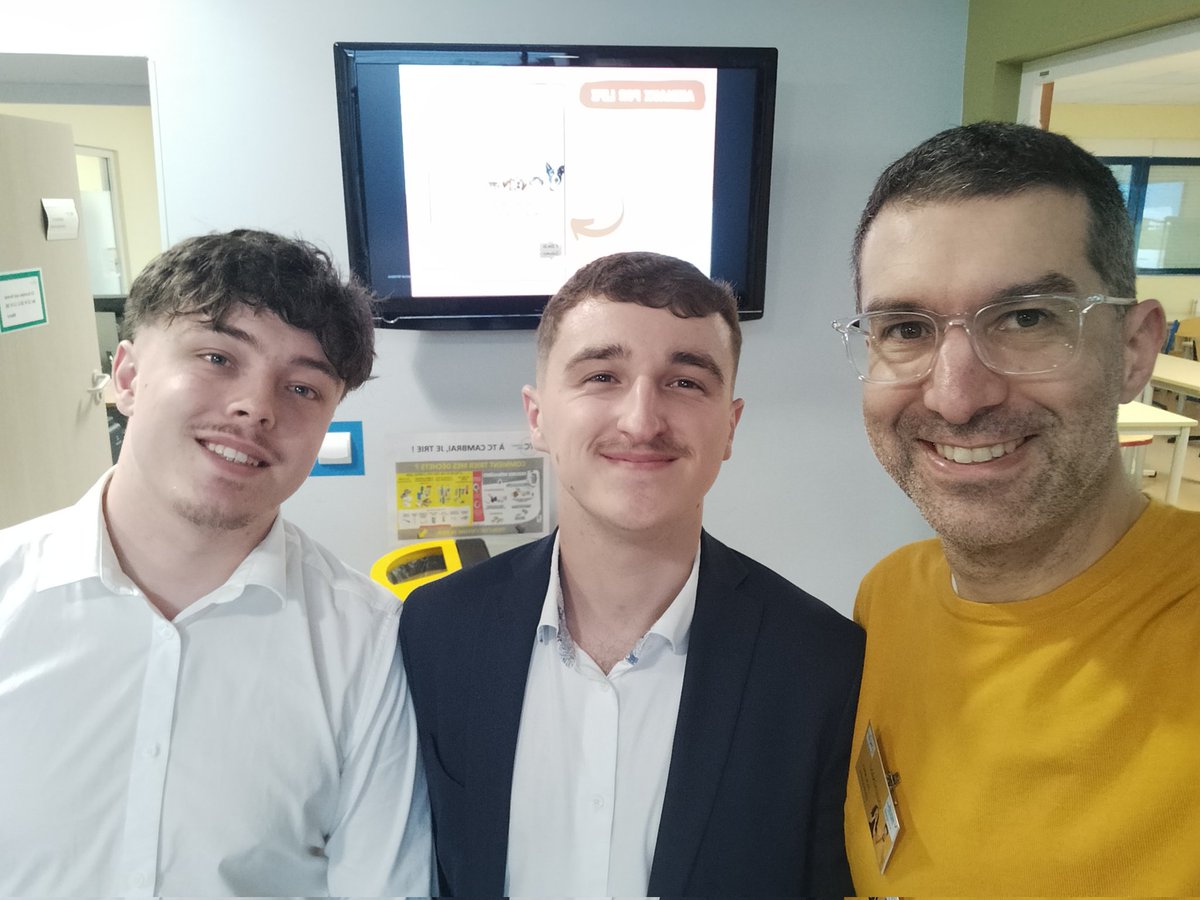 ChRolandMaths's tweet photo. Journée Portes Ouvertes !

👏👏👏 à mes étudiants pour leur dynamisme, pour leur sérieux, pour leur engagement... #qdb 😉

#université #jpo #iut https://t.co/SBVyXG7j0D