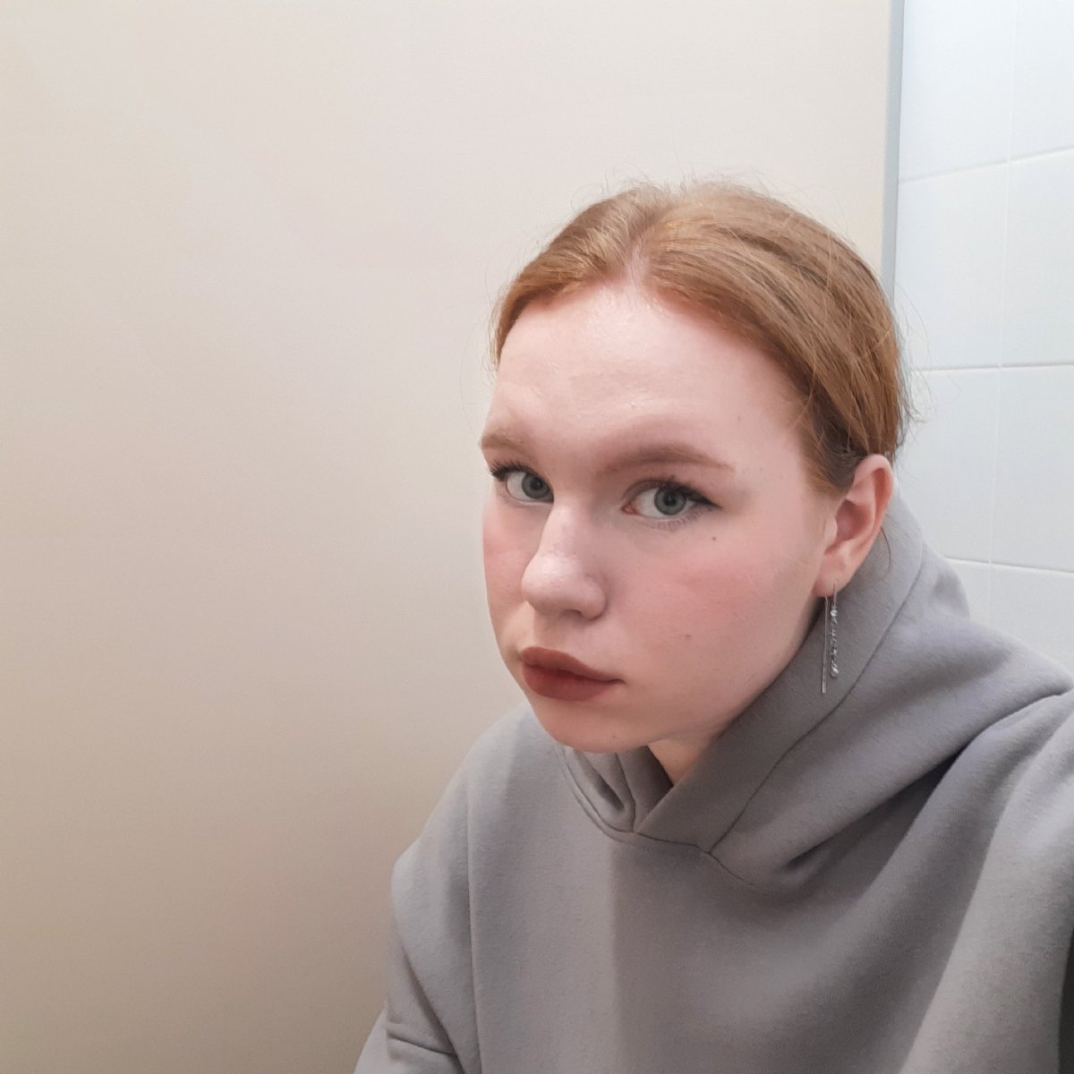 cubsloops's tweet photo. Этот вайб посиделок в школьном туалете.. Да, это единственное место, где я могу спрятаться от своих учеников. И мне не стыдно https://t.co/GzqWEFZrgy