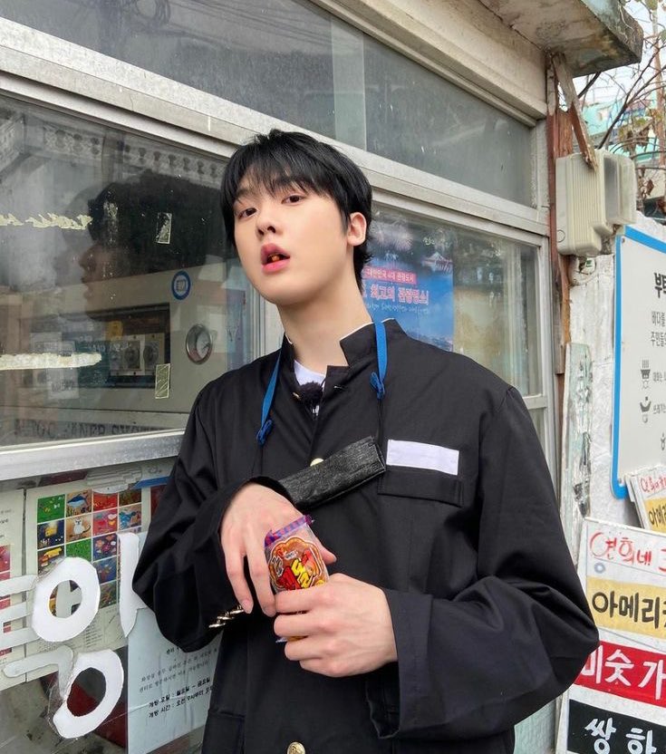 hourlysnha's tweet photo. #YOONSANHA #윤산하 #아스트로 https://t.co/0fbXUkOVsX