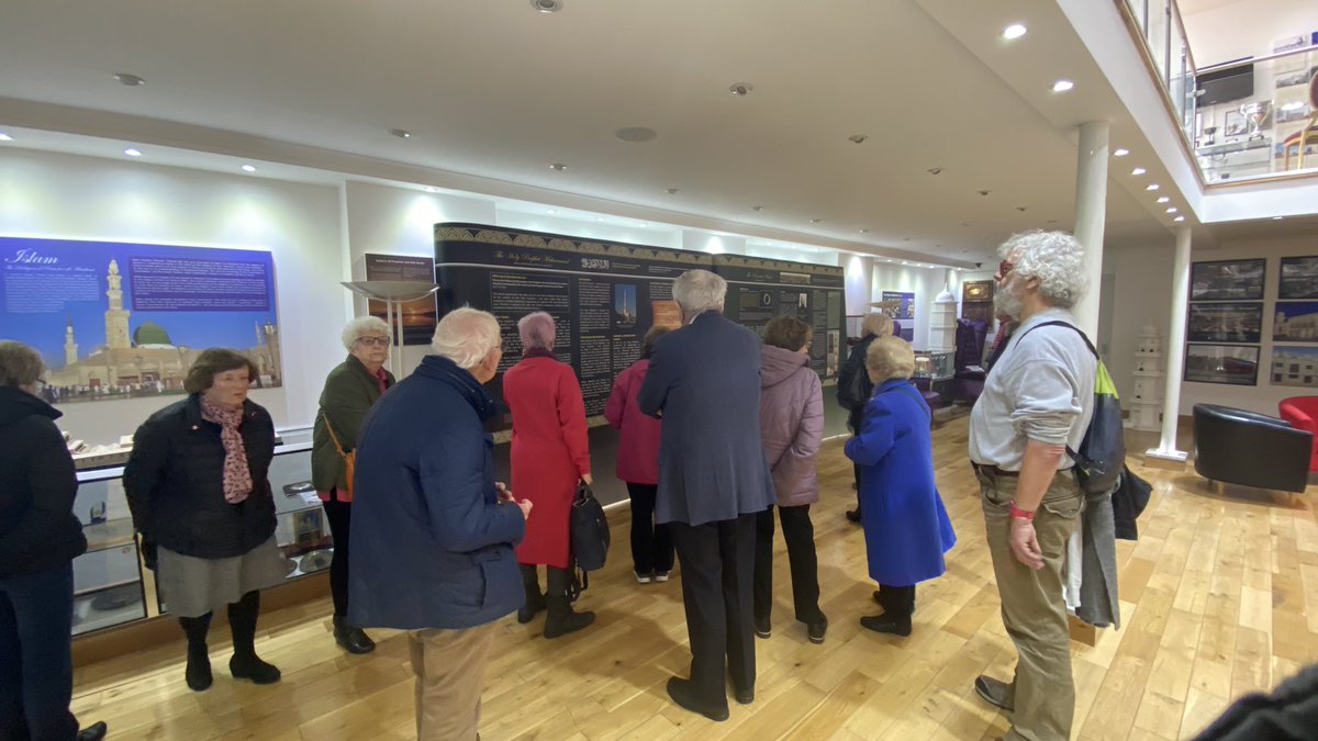 AMYAEpsom's tweet photo. The second group of 20 members of Epsom &amp; Ewell @u3a_UK visited the Baitul Futuh Mosque.
This time host @FarukhAhmed90 showed the afternoon prayers to the group. Many questions were answered and an all round good experience of what happens in a mosque. https://t.co/dgIGwOYZTX