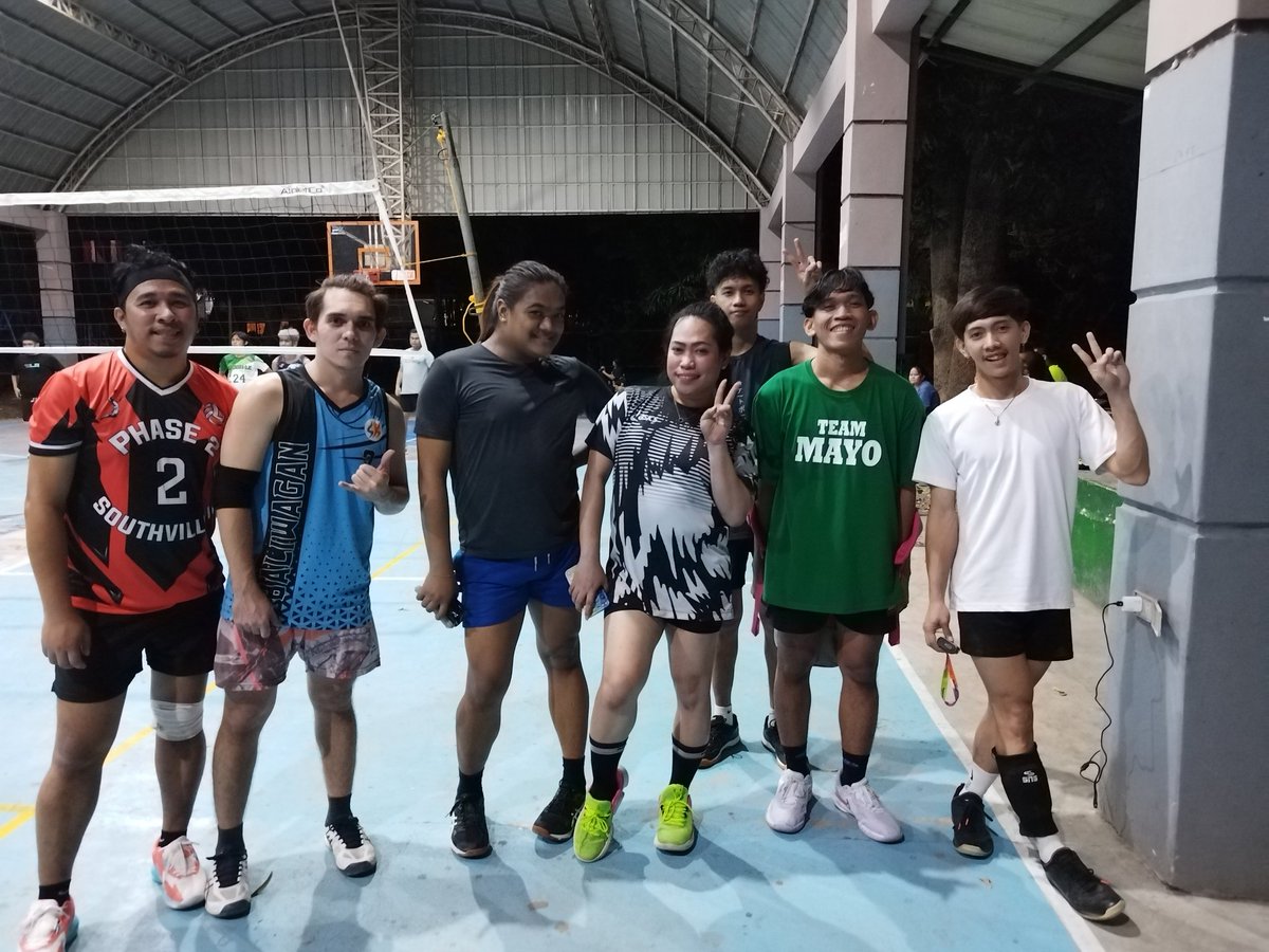 ElKapitan02's tweet photo. Nakapag play na ulit.. 💖
@paolo_perales thank you.. ☺

#Volleyball
#CHDISpikers
#PlayHard https://t.co/7Ntp3NMTDf
