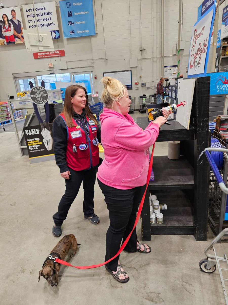 Renee leading this weekends #R1DEMOS Siligun Anti-Drip Ratchet Calk. <a href="/BenitoKomadina/">Benito.Komadina@Lowes</a> <a href="/JBBailey9/">JBBailey</a> <a href="/BlueBoxR1/">@BlueBoxR1</a>