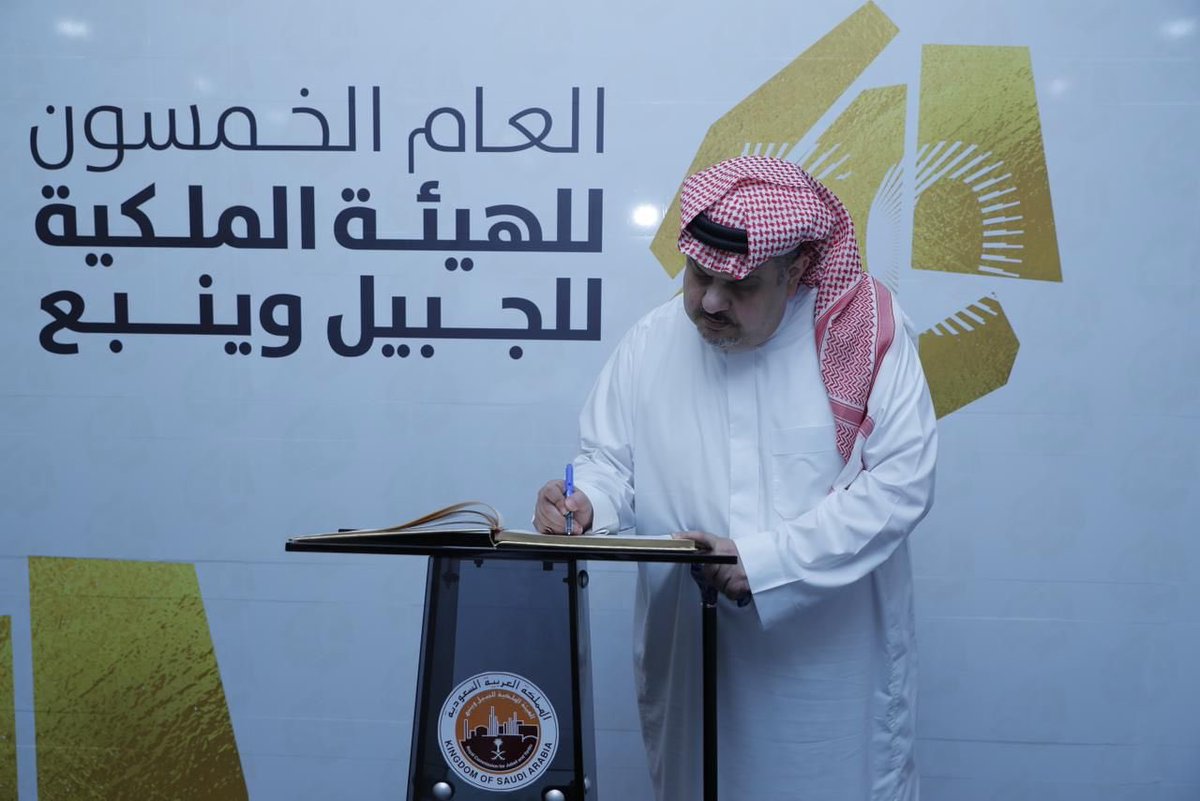 abdulrahman's tweet photo. المستقبل ينبئ أن @rcjazan ستخطف الأنظار 
ففي زيارتي اليوم لـ #مدينة_جازان_للصناعات_الأساسية_والتحويلية
أبهرتني المزايا والممكنات الموجودة بداخل تلك المدينة! 
من حيث الكفاءات البشرية عالية التميز، وموقعها الجغرافي الاستراتيجي بالقرب من مطار الملك عبدالله الدولي الجديد، وبذات الوقت يطل بها على شواطئ البحر الأحمر مما يجعلها قريبة من الأسواق العالمية ويتيح لها توفير فرص استثمارية لا مثيل لها
