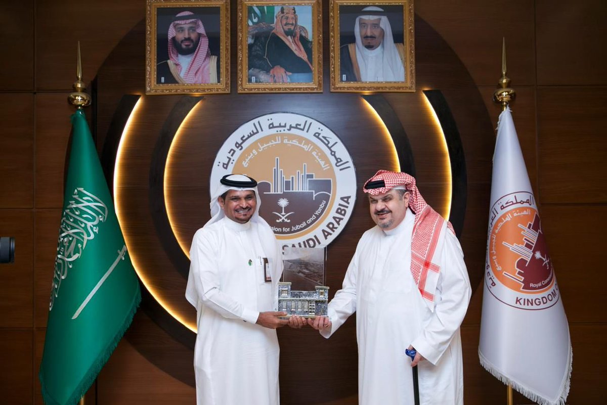 abdulrahman's tweet photo. المستقبل ينبئ أن @rcjazan ستخطف الأنظار 
ففي زيارتي اليوم لـ #مدينة_جازان_للصناعات_الأساسية_والتحويلية
أبهرتني المزايا والممكنات الموجودة بداخل تلك المدينة! 
من حيث الكفاءات البشرية عالية التميز، وموقعها الجغرافي الاستراتيجي بالقرب من مطار الملك عبدالله الدولي الجديد، وبذات الوقت يطل بها على شواطئ البحر الأحمر مما يجعلها قريبة من الأسواق العالمية ويتيح لها توفير فرص استثمارية لا مثيل لها