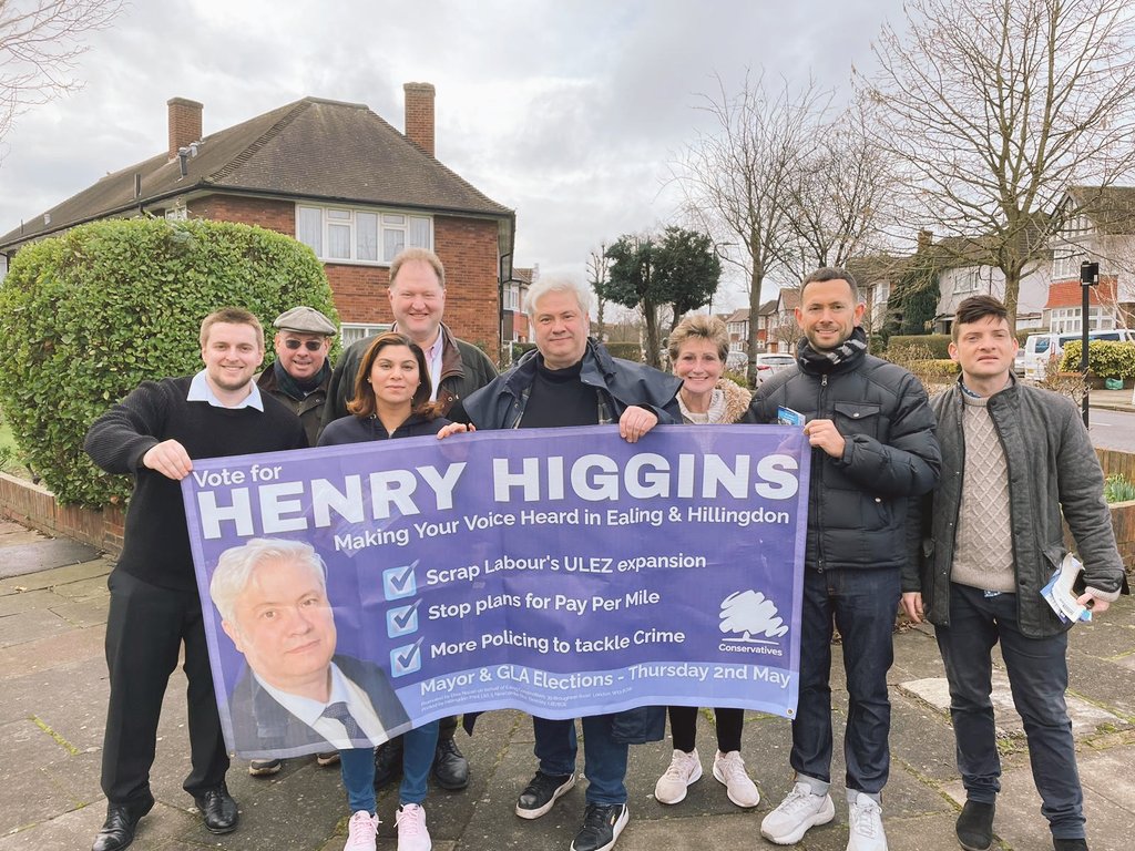 Great to be out in Hanger Hill this morning, to support our London Assembly candidate @henry4gla and @Councillorsuzie for London Mayor #doorstep #ealing