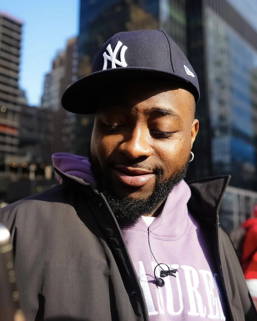 Even if your battery is on 1%, leave a red heart for Davido ❤️