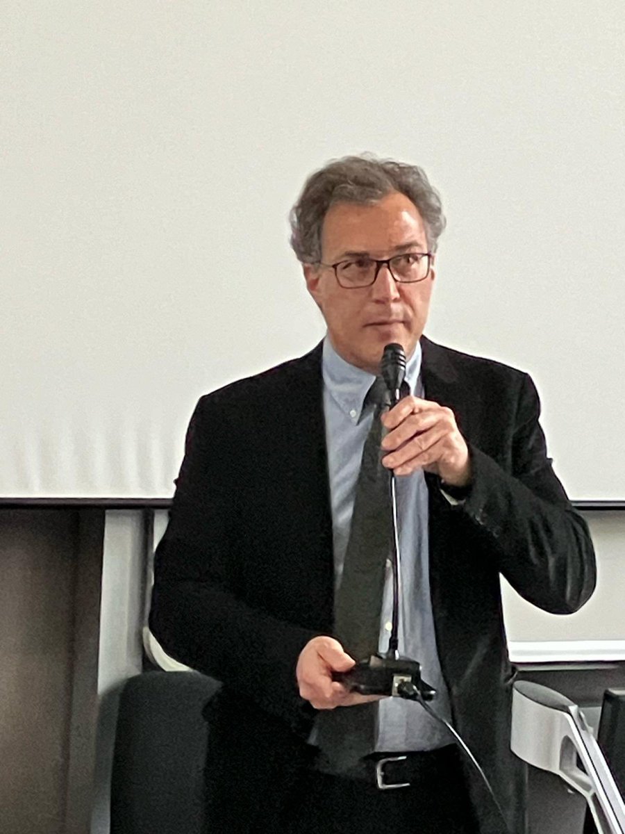 giorgiocaravale's tweet photo. Felice e onorato di essere stato eletto presidente della Società italiana per la Storia dell’età moderna #Sisem al termine di una partecipatissima assemblea tenutasi presso @LaStatale. Siamo una bella squadra, ci sarà da lavorare. @ModernaSt https://t.co/oC9L7eqvYZ