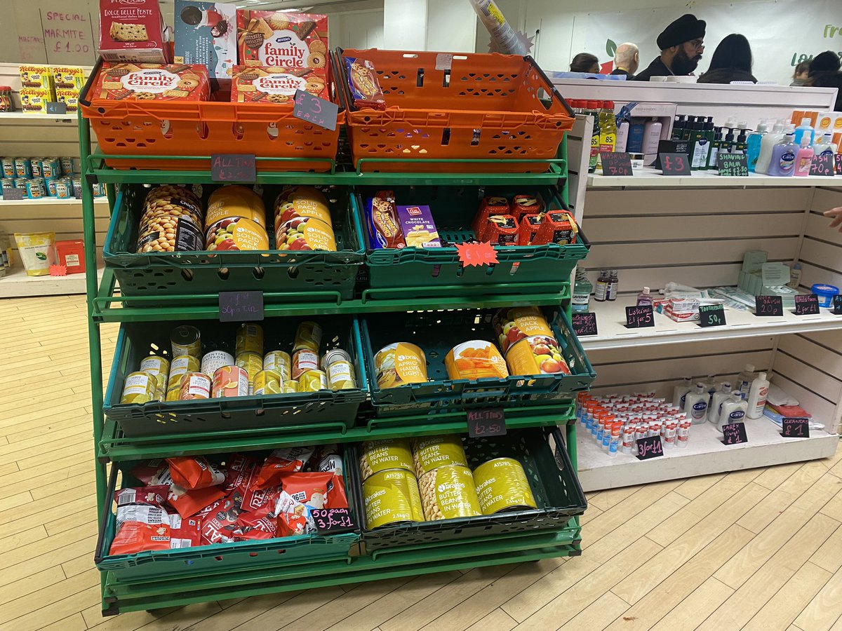 LouiseMcKinlay's tweet image. Delighted to open Harlow’s Bounty Club Community Supermarket. 

6th in Essex&amp;amp;we are well on our way to one in every borough/city/ district. The shops provide lower priced fresh&amp;amp; long life food.

Thanks to the wonderful team who helped to make it happen. 🥘🍲 🥗 @halfon4harlowMP