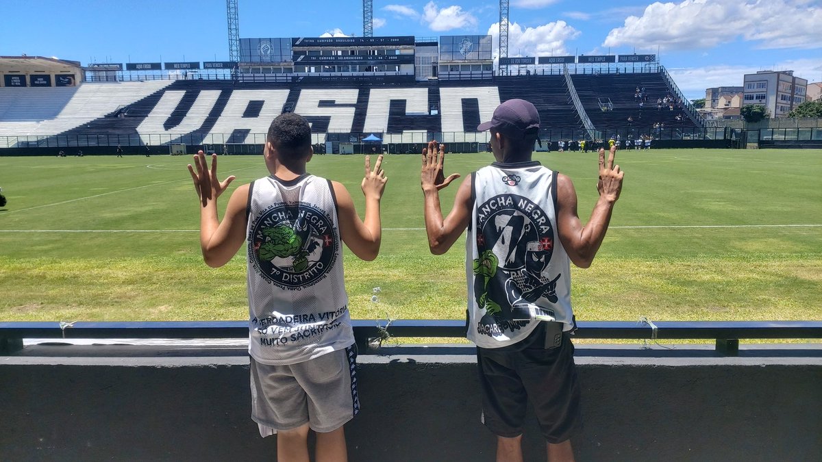 sempre presente! 🐊👻