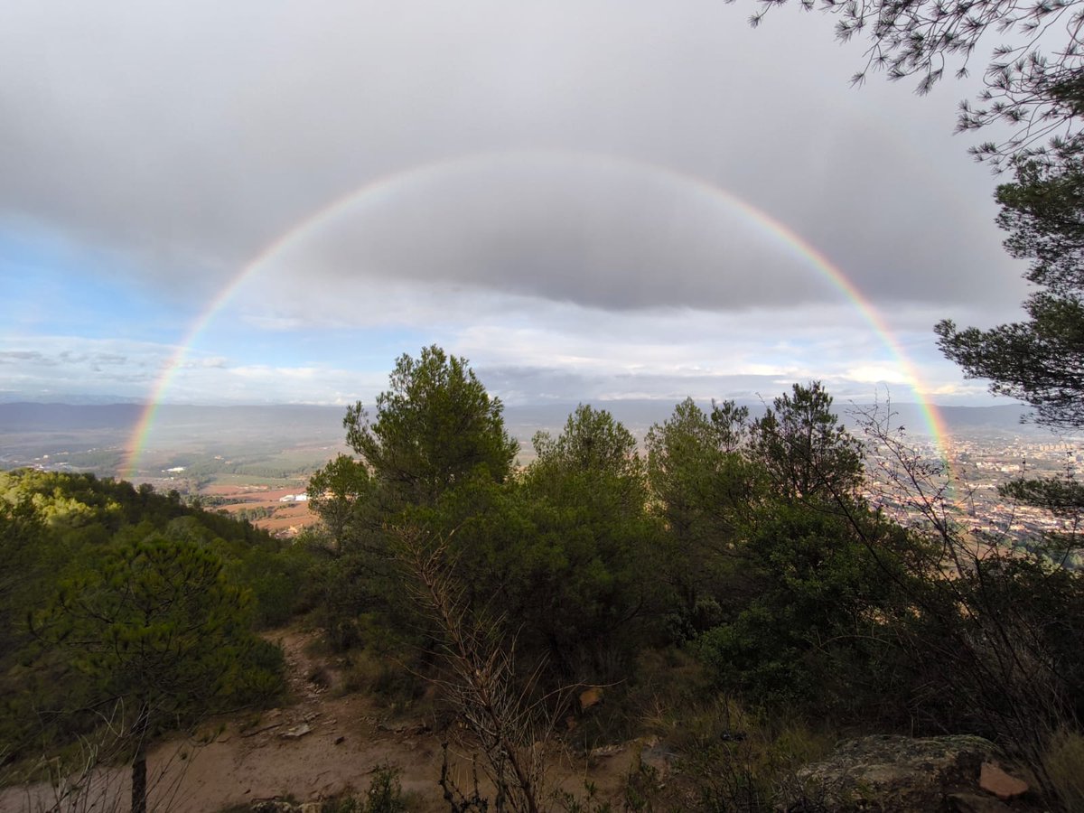 jaumegarcial's tweet image. La tarda avui desde @SantJoanV #collbaix