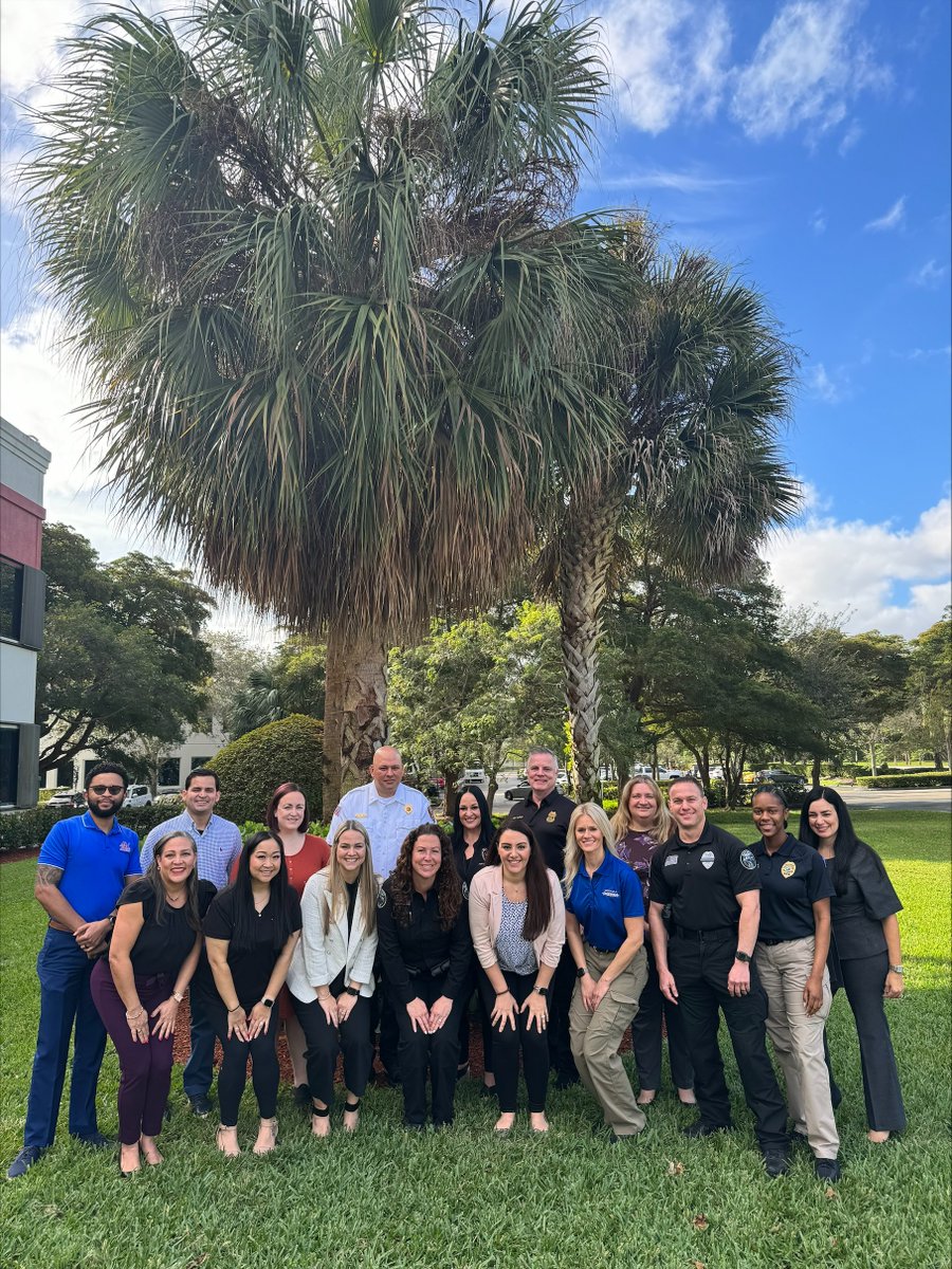 FBILEEDA's tweet image. Congratulations to the graduates of the MPO class in Boca Raton, FL. Thank you Police Chief Michele Miuccio and the Boca Raton Police Services Department for hosting FBI-LEEDA.

#teamleeda #leadon #fbileeda #leadership #lawenforcementtraining