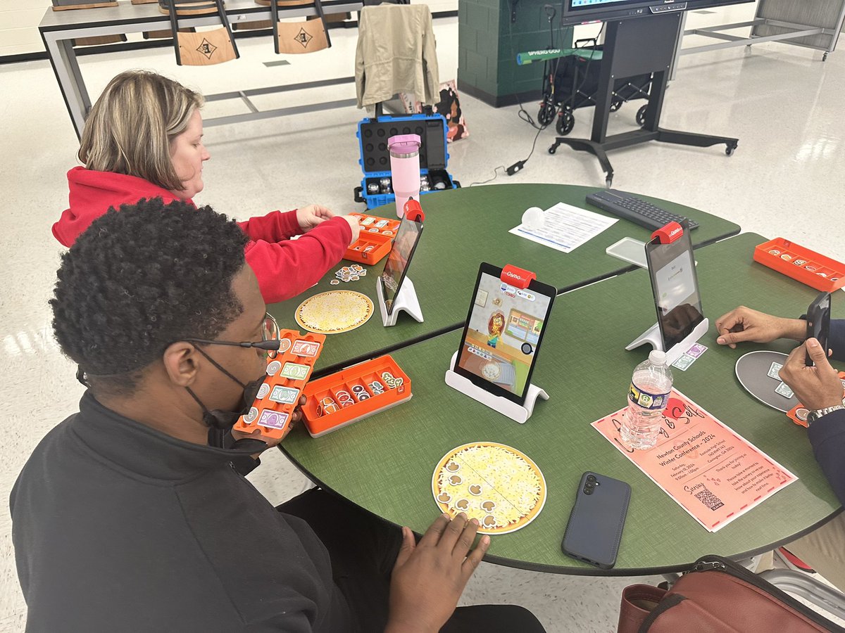 TechSavvyC's tweet photo. Who says learning can't be fun?🥳🎊My session today proved coding in the classroom is a blast!💥@Sphero & @PlayOsmo = future coders in the making!👩🏽💻 Can’t wait to see how our Ts will use it in the classroom. 🥰#Love4Learning #SpiritPrideExcellence @NewtonCoSchools https://t.co/8155DYLBc4