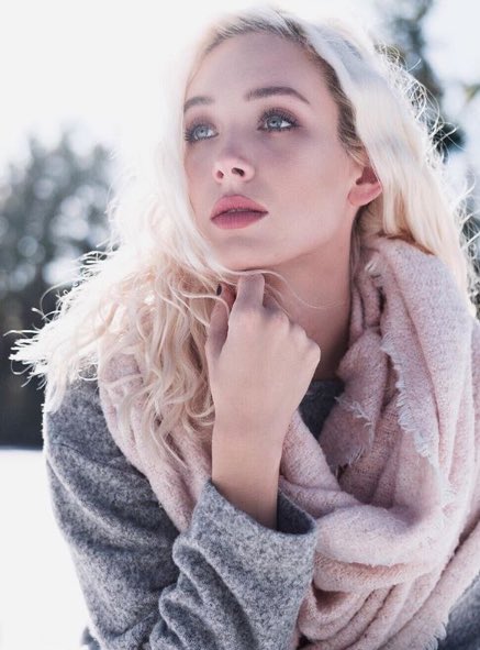 Emily Bell (@isolateddream) on Twitter photo 