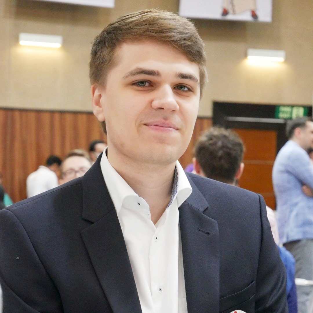 Schachbund's tweet photo. Rasmus Svane erinnert sich an Apolda und erzählt im Interview von einer abenteuerlichen 16-stündigen Anreise und einem Eisgutschein als Schönheitspreis. https://t.co/5Zion5XDfH https://t.co/sjvLYhvDrL