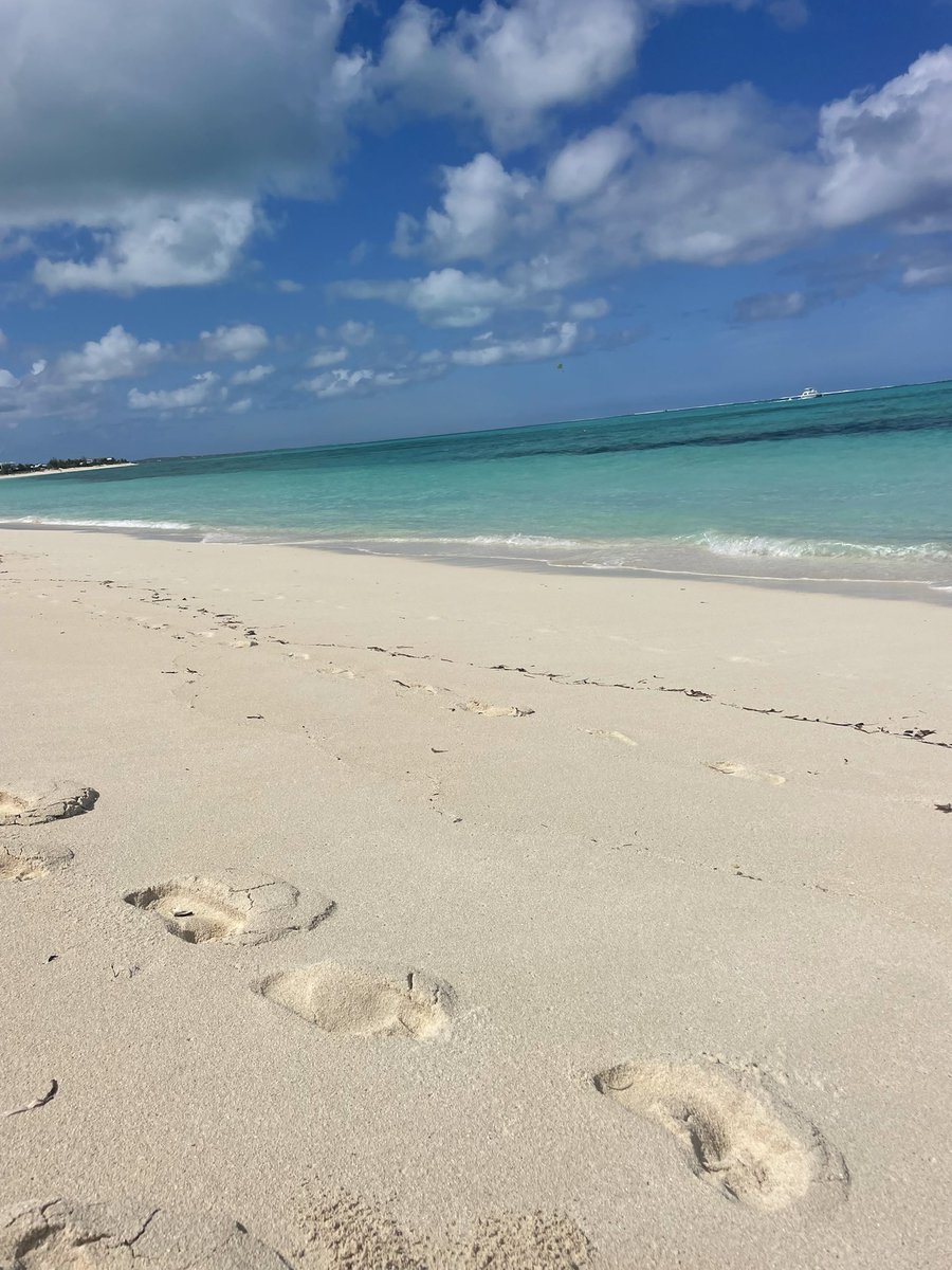 SKIMBLES's tweet photo. @LizaTarbuckUK good afternoon Liza.  Working week finished and sat on the beach enjoying listening to your show on bbc sounds.  I’m a lancashire nurse working in the Turks &amp; Caicos islands, West Indies give us a hello please lovely.  Ps meat n potato pie made for tea! Kimberley https://t.co/RwypymA1ea