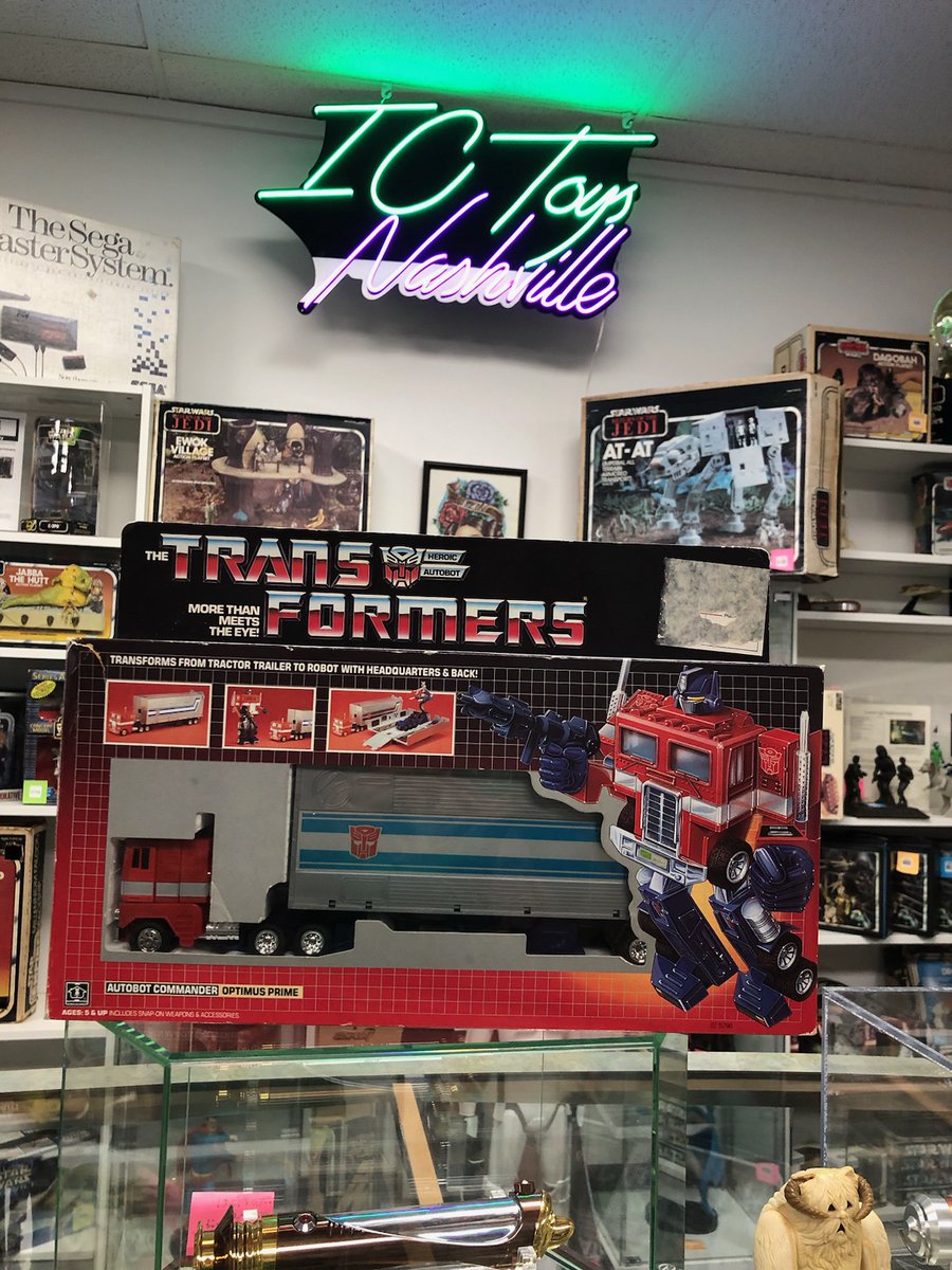 Check out this Pepsi Promo Optimus Prime! He's so cool 😎 !

#toystore #transformers #optimusprime #vintage #vintagecollector #webuytoys #icToys @ICCCNashville