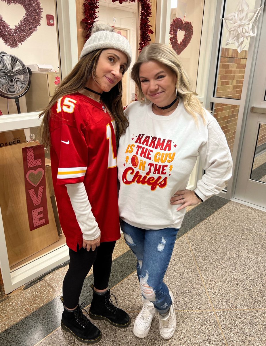 Swifties united yesterday at Lakeview! You know it’s beyond cool to be a #Swiftie when Ms. Galione is one too! 😜♥️🤍🏈 #GoBulldogs #TaylorsBoyfriendIsPlayingInTheSuperBowl #GoChiefs🏈 @BlessingMahopac @leighgal_LKV @MahopacSchools