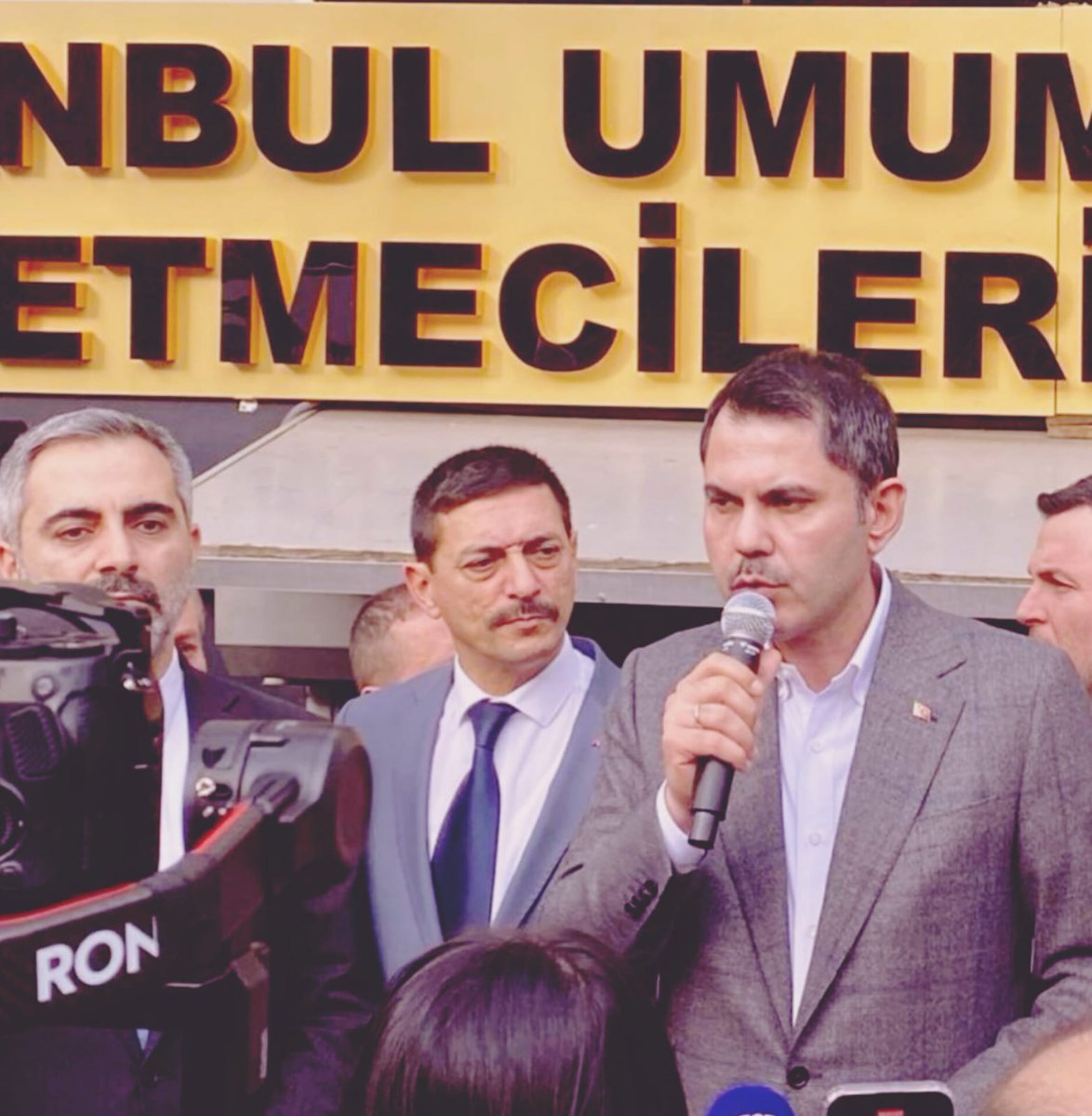 Cumhur ittifakı İstanbul Büyükşehir Belediyesi Başkan Adayı Sayın Murat Kurum ve beraberindeki heyet odamızın Ataşehir Merkez binasını ziyaret ettiler.
 Korsan servis taşımacılığı ile ilgili sorunlarımızı, tip sözleşmedeki kazanılmış haklarımıza bir zarar gelmeden yıllık çalışma