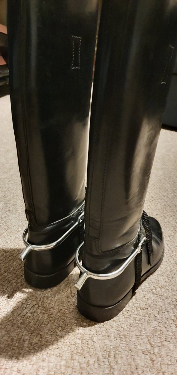 So many men are weak for My riding boots today.
I love the way they look at them.