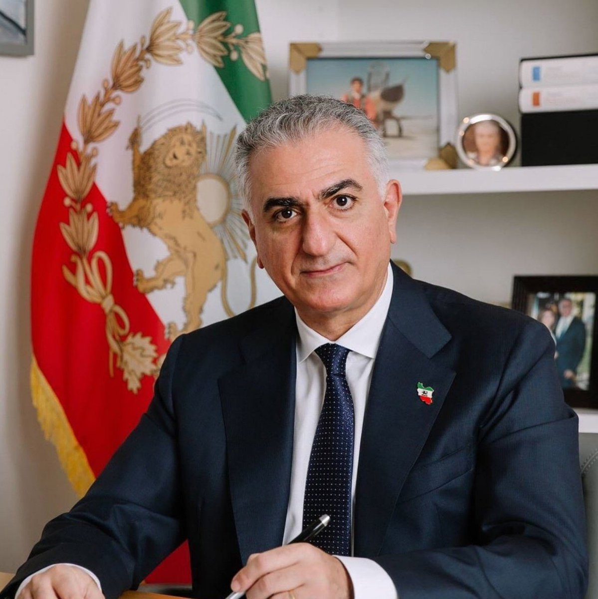 @EconomicTimes Long live the king of Iran #CrownPrinceRezaPahlavi_ll 
Long live the Iranian Aryan race #KingRezaPahlavi 
Long live the vast Iranshahr (referring to the areas separated from Iran)
Long live Ahura Mazda 
#IranRevolution #IraniansStandWithIsrael #HumanRightsForIran #IRGCterrorists