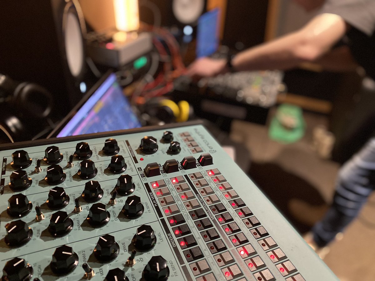 SBAssassins's tweet image. Studio time as School of Electronics