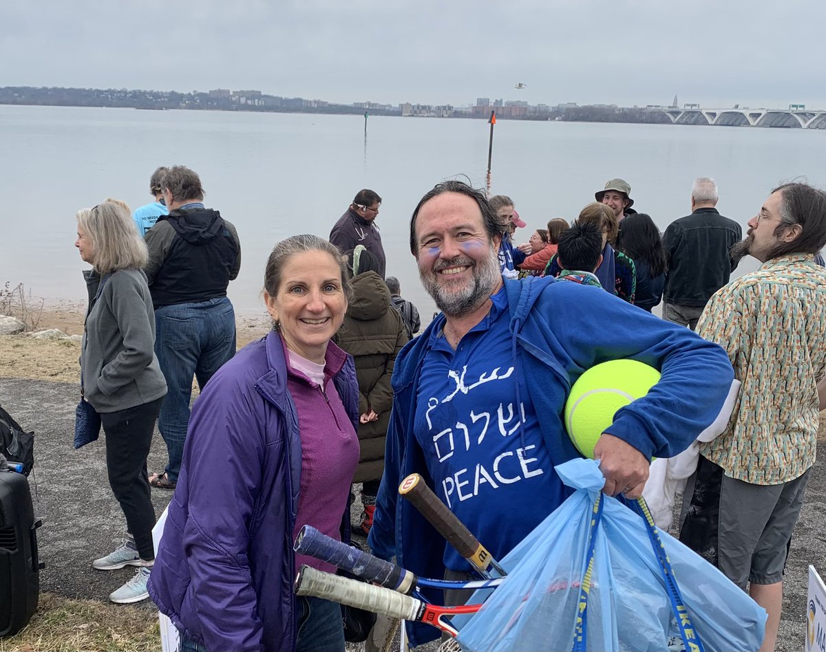 LCharkoudian's tweet photo. Climate activists from across the region jumping in the Potomac for the @CCAN #KeepWinterCold #PolarBearPunge (note - the day might be mild, but I promise the water was freezing!) https://t.co/3mQedfTY5R