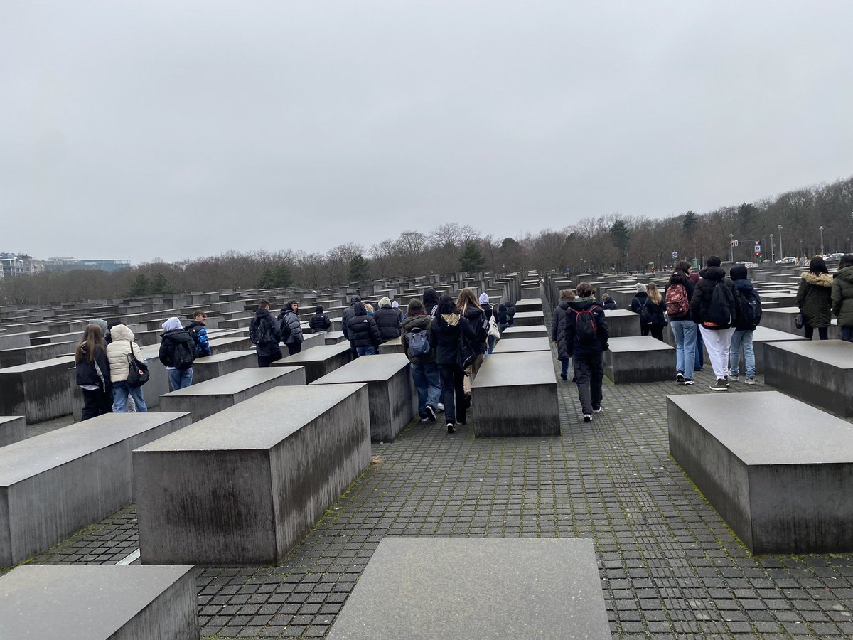 Bassaleg history on tour. Such a privilege to visit this incredible city with our sixth form who have made us so proud. 🦌@BassalegSchool1 <a href="/HeadteacherBas1/">Headteacher@BassalegSchool</a>