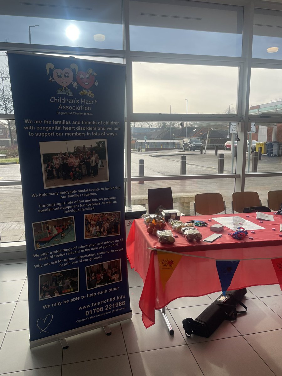 farrinav's tweet photo. It’s been a lovely sunny day here in the #northwest on day 4 of #CHDawareness week 💙❤️ 
The #patients, #parents and #staff have walked the #transition journey of our #CHD patients. 
Thanks to @cha_nw &amp; @PaulWillgoss for organising the walk to and from @LHCHFT &amp; @HeartCentreAld1 https://t.co/zHzKN9KJhZ