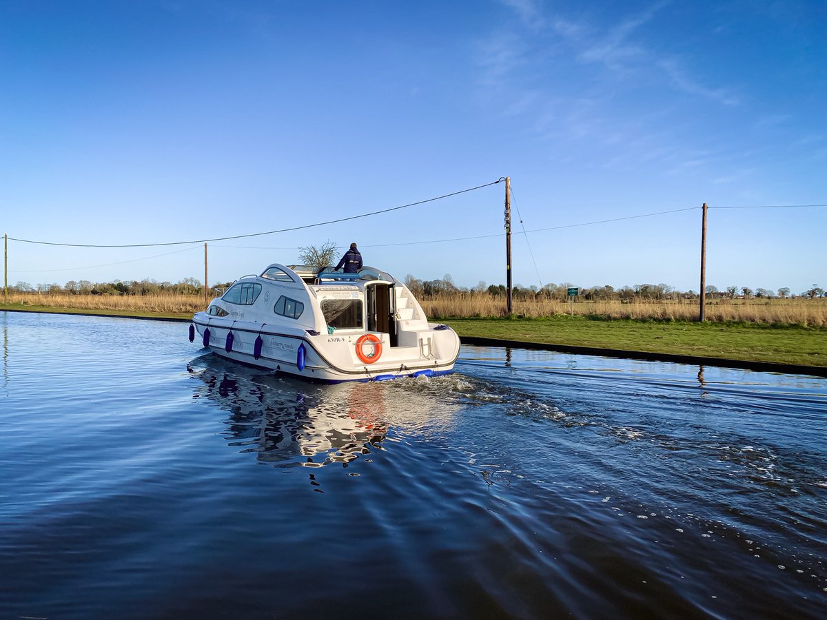 broadsholiday's tweet photo. Dreaming of a getaway where adventure calls? 🌟 Dive into the heart of nature with Waterside Holiday Breaks! Embrace the thrill of navigating through serene waters, exploring hidden gems along the way. Your boating holiday begins here! 🛶✨ #NorfolkBroads https://t.co/TBkHz0H7sc https://t.co/JBgXNXgWcQ