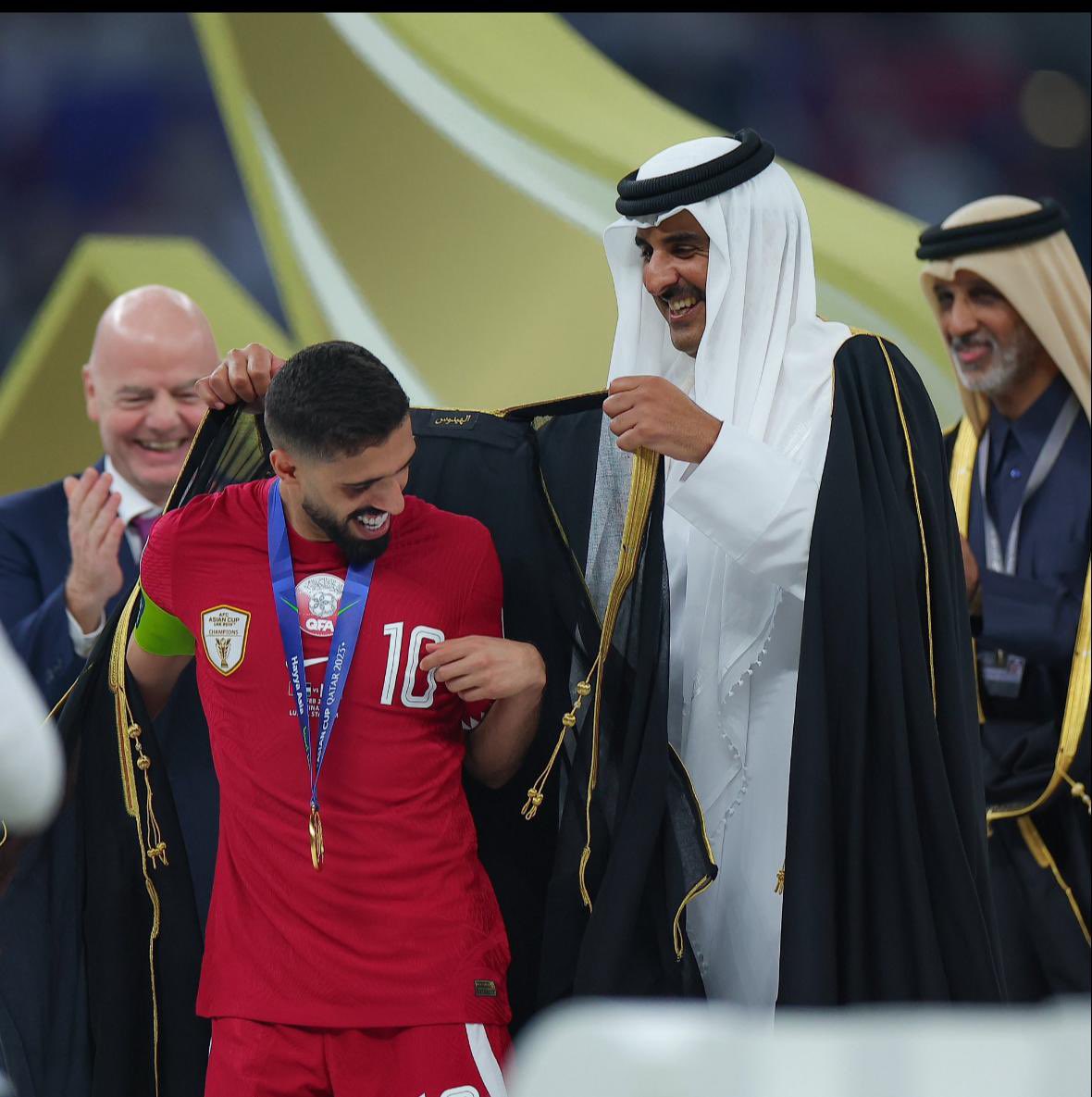 "البشت" يصنع الحدث من جديد في قطر 🇶🇦🫶🏻