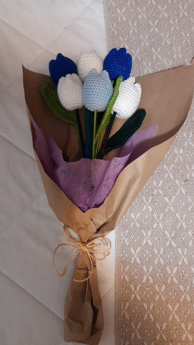 rossma42's tweet photo. Flores Eterna. Hacer su pedidos Para el amor de su vida. Hay muchas Variedades de Ramos https://t.co/jFVuvgnn0R