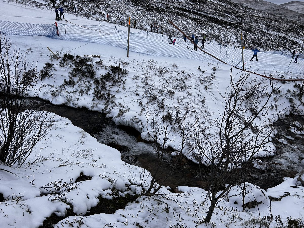 Got to love the snow ⛄️ #halfterm 🏴󠁧󠁢󠁳󠁣󠁴󠁿 #familytime