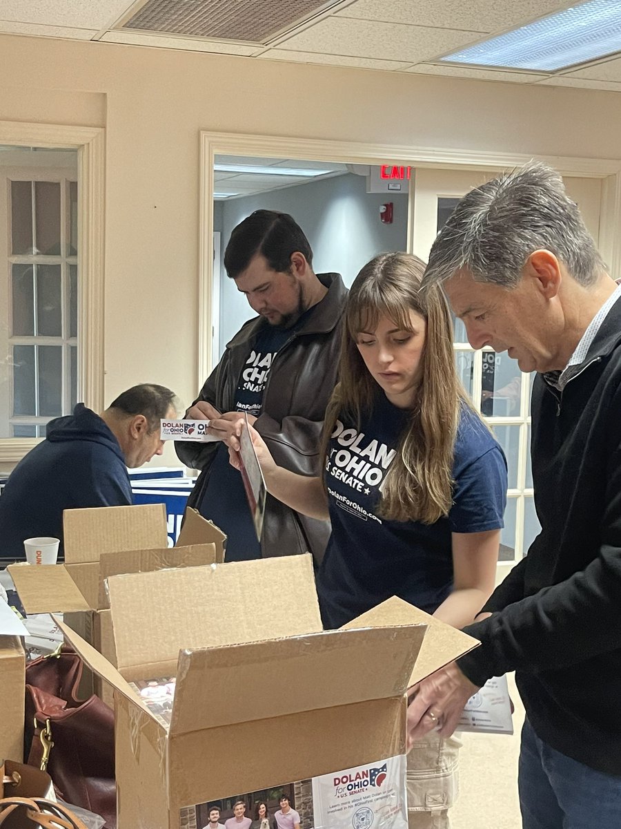 dolan4ohio's tweet image. Great to be joined by Lyndhurst Mayor Patrick Ward and Seven Hills Mayor Tony Biassiota for the opening of our new Brecksville campaign office. Together we’re out on the doors with our #OhioFirst volunteers! Great work team! #OHSEN