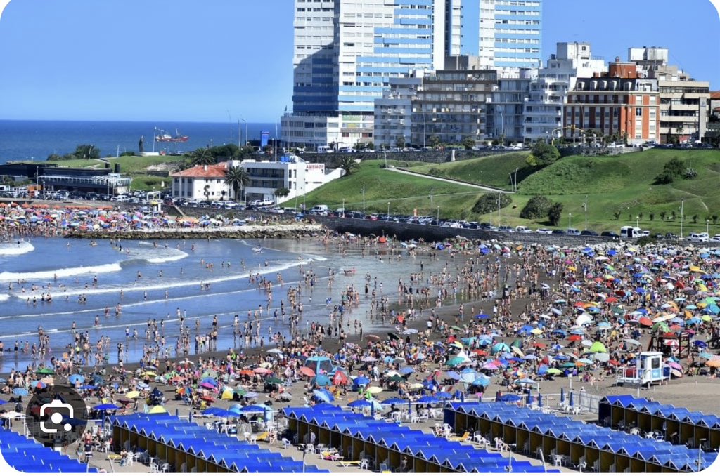 A la querida ciudad donde se emplaza parte de nuestra <a href="/unmdp/">Universidad Nacional de Mar del Plata</a> y orgullosamente lleva su nombre, desde el Vicerrectorado queremos saludas a todos aquellos que la han elegido, que nacieron aquí y que la hacen día a día
Feliz cumple <a href="/mardelplata/">Turismo Mar del Plata</a>