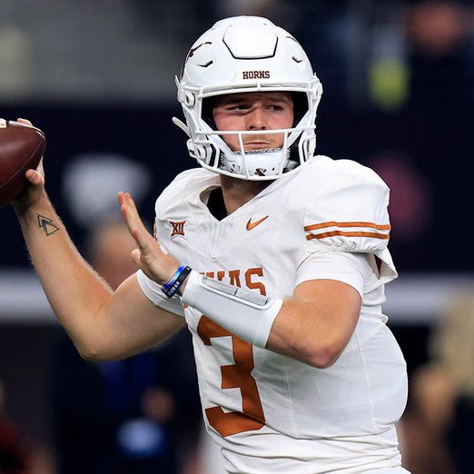 CFBReport's tweet photo. 2024 Projected Regular Season Win Totals for each SEC Team according to @FanDuel:

Texas 10.5
Georgia 10.5
Ole Miss 9.5
LSU 9.5
Missouri 9.5
Alabama 9.5
Tennessee 8.5
Texas A&M 8.5
Auburn 7.5
Oklahoma 7.5
Kentucky 6.5
Florida 5.5
Arkansas 5.5
South Carolina 5.5
Mississippi State 4.5
Vanderbilt 2.5