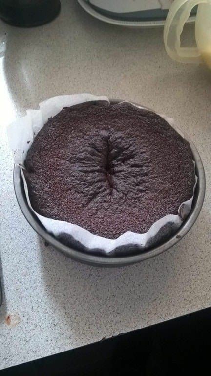 MOXDERNTECH's tweet image. First time baking a cake .ᐟ

And I think it went well .ᐣ