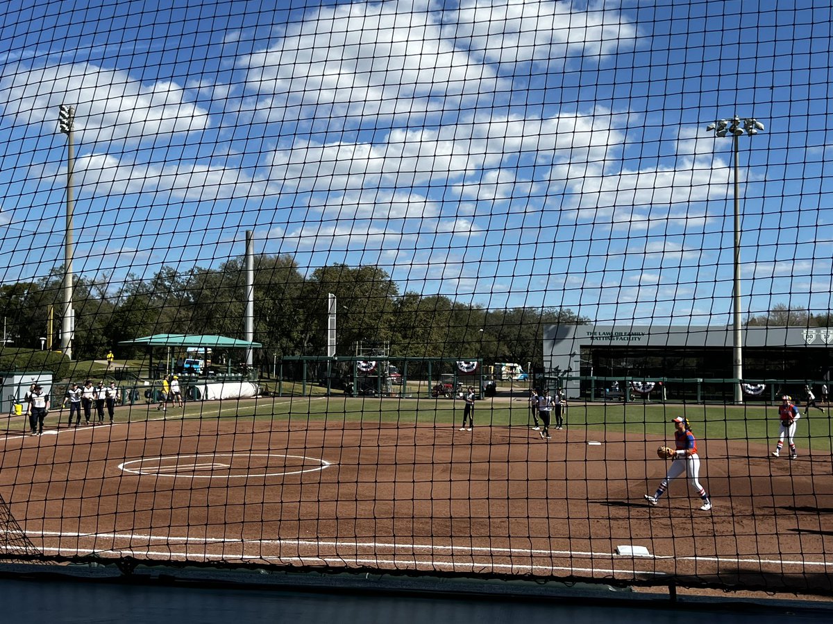 ChuckStarrett's tweet photo. Great day for softball. Michigan vs Florida at the USF - Rawlings Invitational Tampa FL
Go Blue!!

#GoBlue #MichiganSoftball https://t.co/TvJqG6wGVp