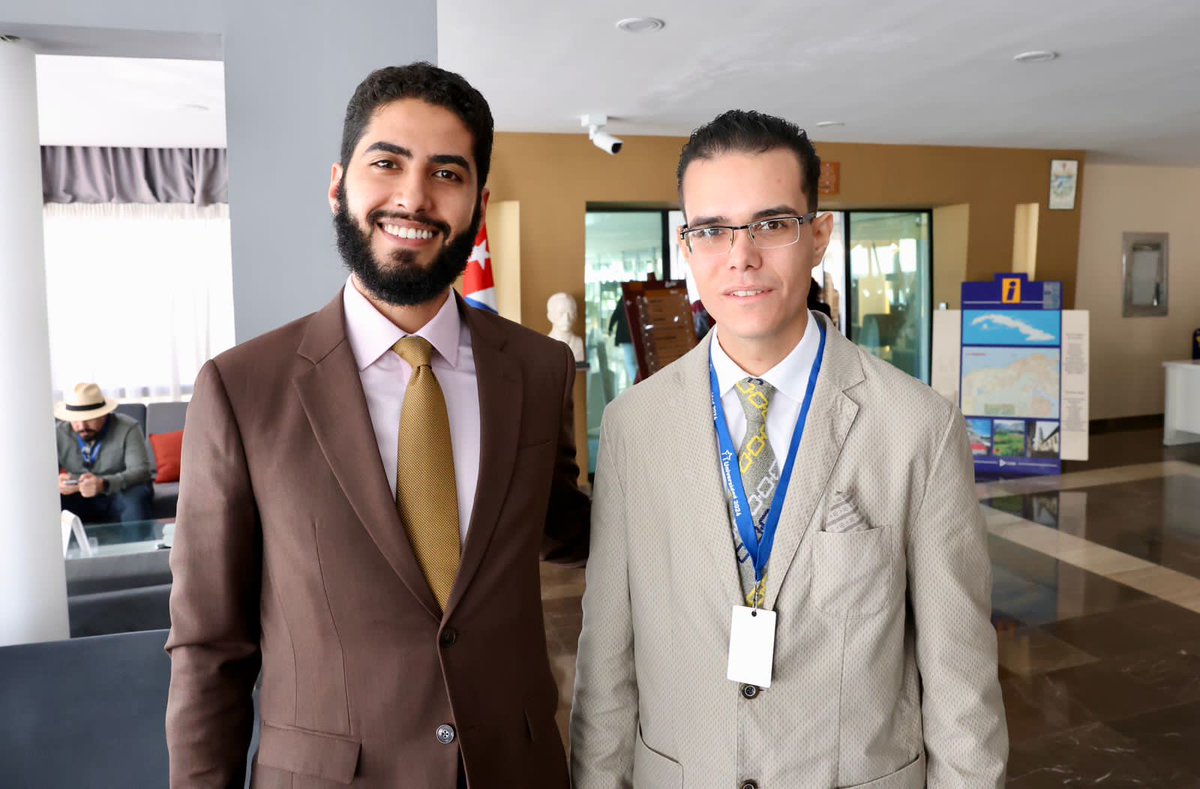 Concluye el evento #Universidad2024 en #Cuba y queremos agradecer al <a href="/CubaMES/">MES</a>, liderado por el Ministro <a href="/WalterBG_MES/">Walter Baluja García</a>, de dar la oportunidad a los estudiantes del <a href="/ISRICuba/">Universidad de Relaciones Internacionales. Cuba</a> de poner en práctica sus conocimientos de "Protocolo" y aportar al éxito. 

#OrgulloISRI
#DeLaTallaDeRoa