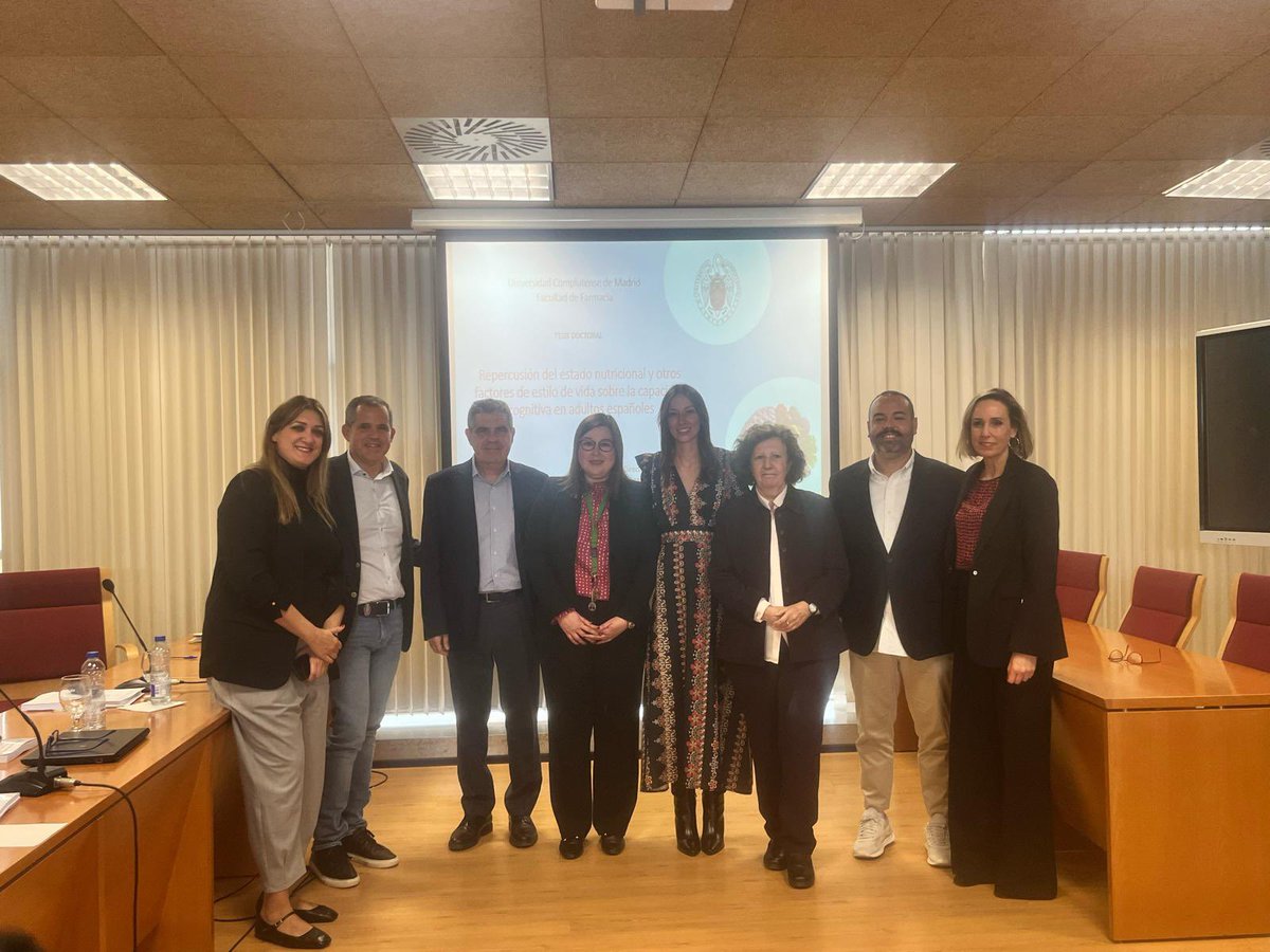 idinutricion's tweet photo. El pasado jueves, nuestra compañera de grupo @AnaLorenz11 defendió su tesis doctoral ''Repercusión del estado nutricional y otros factores de estilo de vida sobre la capacidad cognitiva en adultos mayores”. Enhorabuena Doctora👩🏼‍🎓. Te deseamos lo mejor en esta nueva etapa. https://t.co/81laVpfkVV