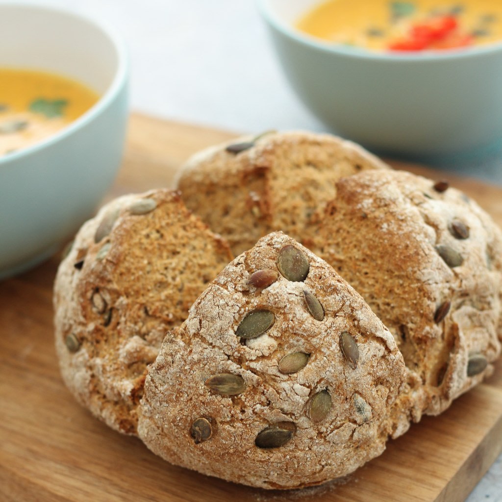 easypeasyfoodie's tweet photo. This Pumpkin Seed and Rye Soda Bread is ready in just 40 minutes and requires no kneading or proving - hooray!! Perfect for when you want... https://t.co/DTKyg3xOQu
#bread #sodabread #ryebread #ryesodabread #quickbread #nokneadbread #easypeasyfoodie #cookblogshare #freefromgang https://t.co/gfZ2BBsW2f