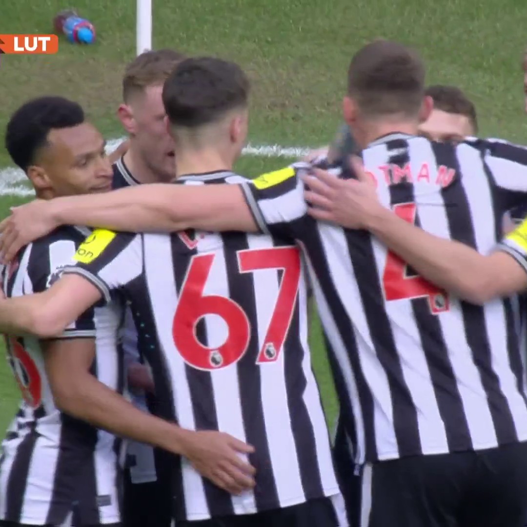 What a move by Newcastle 👏Miley plays a tremendous ball out wide to Trippier, whose cross is tucked away by Sean Longstaff!