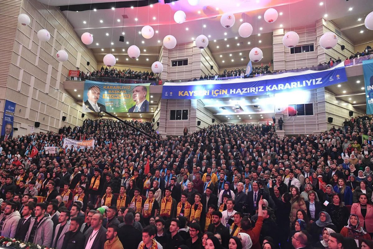 Daha gidecek çok yolumuz var güzel #Kayseri’m..♥️🤍 AK Parti Genel Başkan Vekilimiz Sayın @mustafaelitas’ın katılımlarıyla düzenlenen Cumhur İttifakı İlçe Belediye Başkanları Aday Tanıtım Toplantısı’nı büyük bir coşkuyla gerçekleştirdik.. #HazırızKararlıyız
