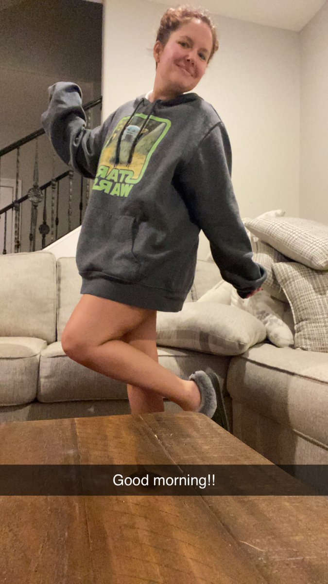 violetread69's tweet photo. Mom fit of the day https://t.co/JqA8zINfbL