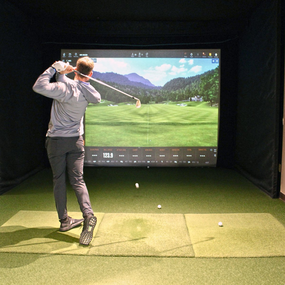 stcgcc's tweet photo. Improve your game in the off-season and get ready for that early spring in our indoor practice facility with two state-of-the-art Trackman Golf Simulators. ๐๏ธ
Members, to make your Sim Room Bookings contact the Pro Shop.
https://t.co/4zscNwPkE4
#stcgcc #loveofgolf #golf #simroom https://t.co/9Vu9Sn6dGb