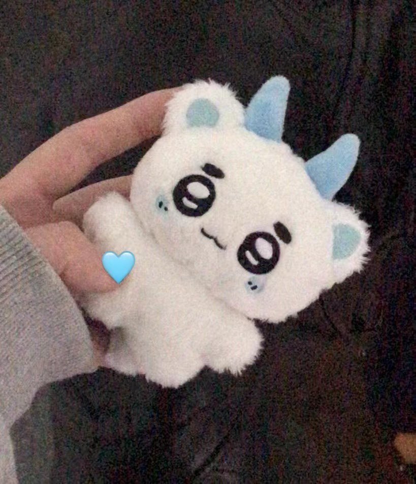 ObsidianRose_ty's tweet photo. 👶🏻🐉〖 LongLongMi TOLO2 Set 〗

🍚 LongLongMi 10cm Juvenile
🩵 LongLongMi 40cm Super Evolved Form (currently in the prototyping phase)

#TAEYONG #태용 #テヨン https://t.co/8CFIwk5aDU