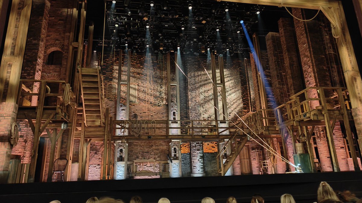 88JSC's tweet photo. " in the room where it happened"
Well, the @PalaceAndOpera at least #Hamilton # https://t.co/H3XN3DX7T2